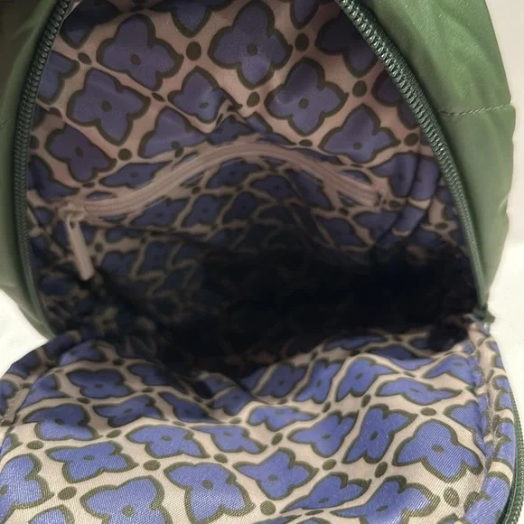 NWT Vera Bradley Essential Sling Crossbody Backpack with Front Pocket. - Picture 5 of 9
